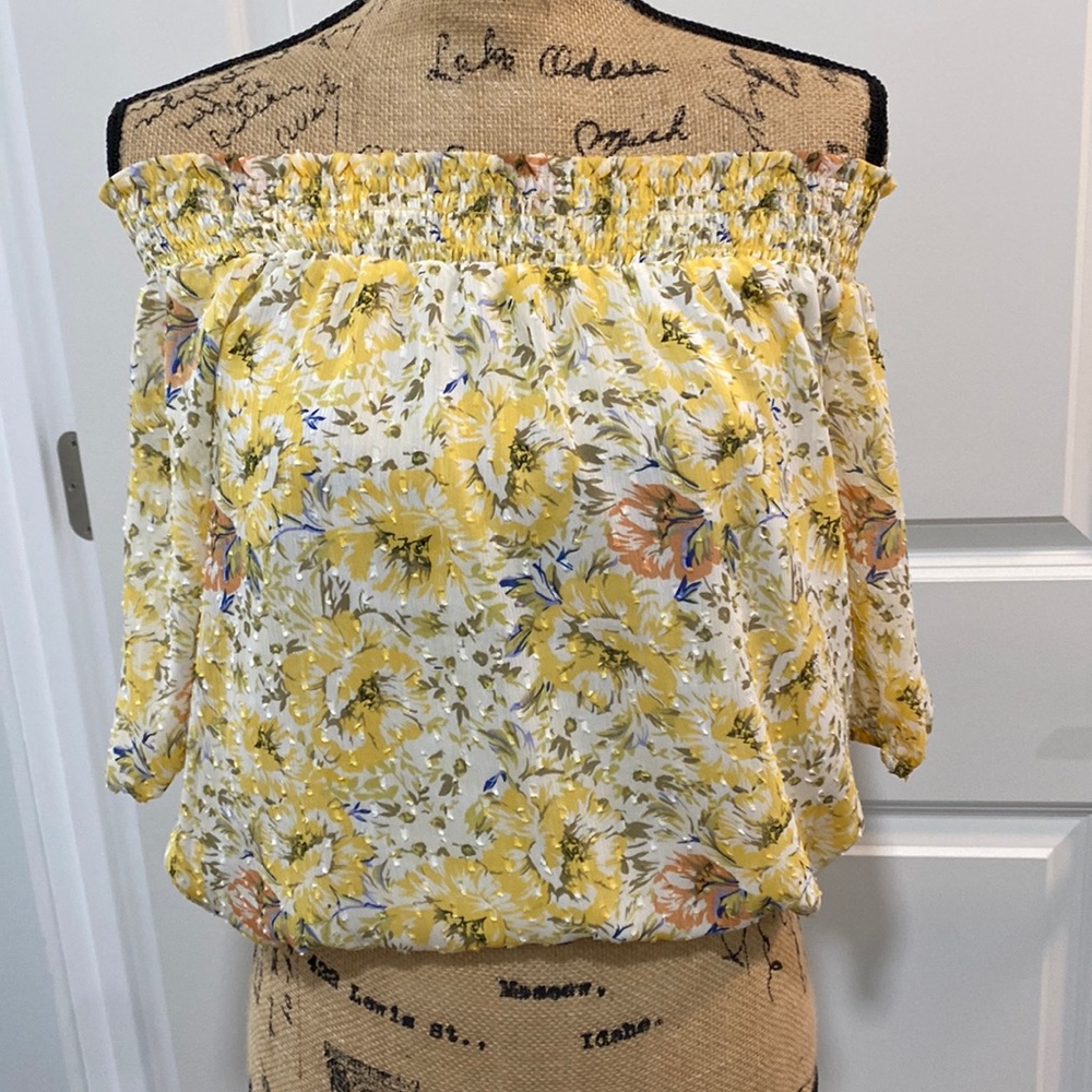 Cute short sleeve top